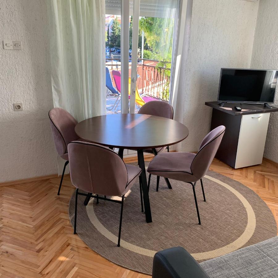 נובי ווינודולסקי Apartment Lucija מראה חיצוני תמונה