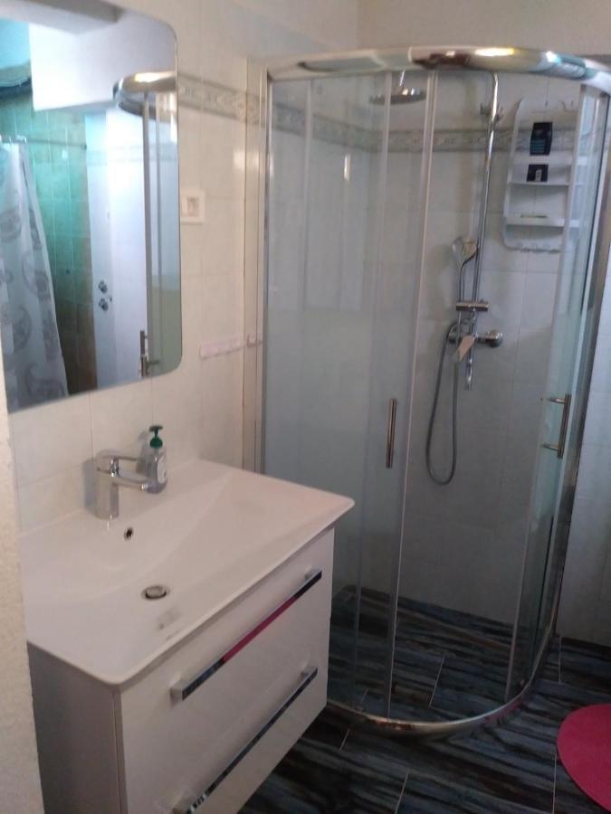 נובי ווינודולסקי Apartment Lucija מראה חיצוני תמונה